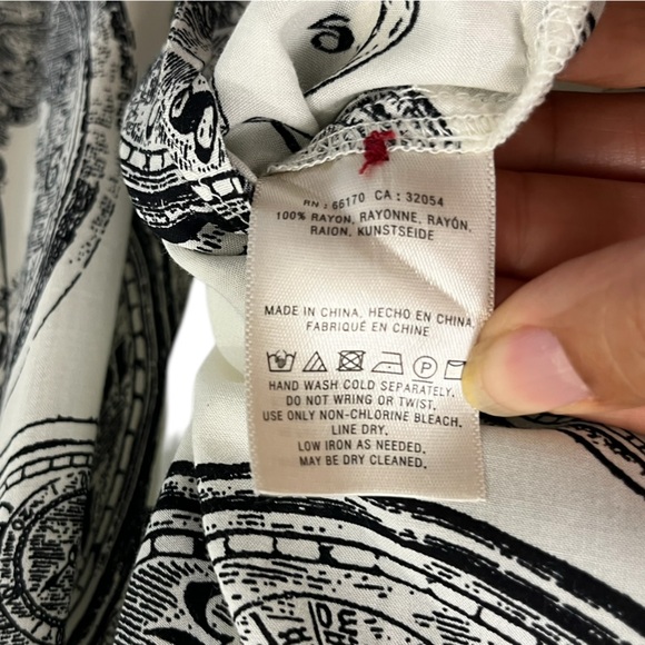ANTHROPOLOGIE 27 of 52 CONVERSATIONS Bohemian, Clockwork Graphic Blouse Size 8 - Picture 9 of 10